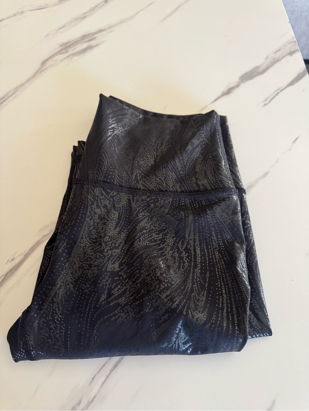 Lululemon Black Praisley Printed HR Leggings
